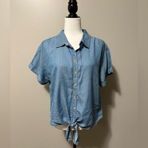 Aventura Clothing Kyle Short Sleeve Front Tie Button Down Crop Chambray Top